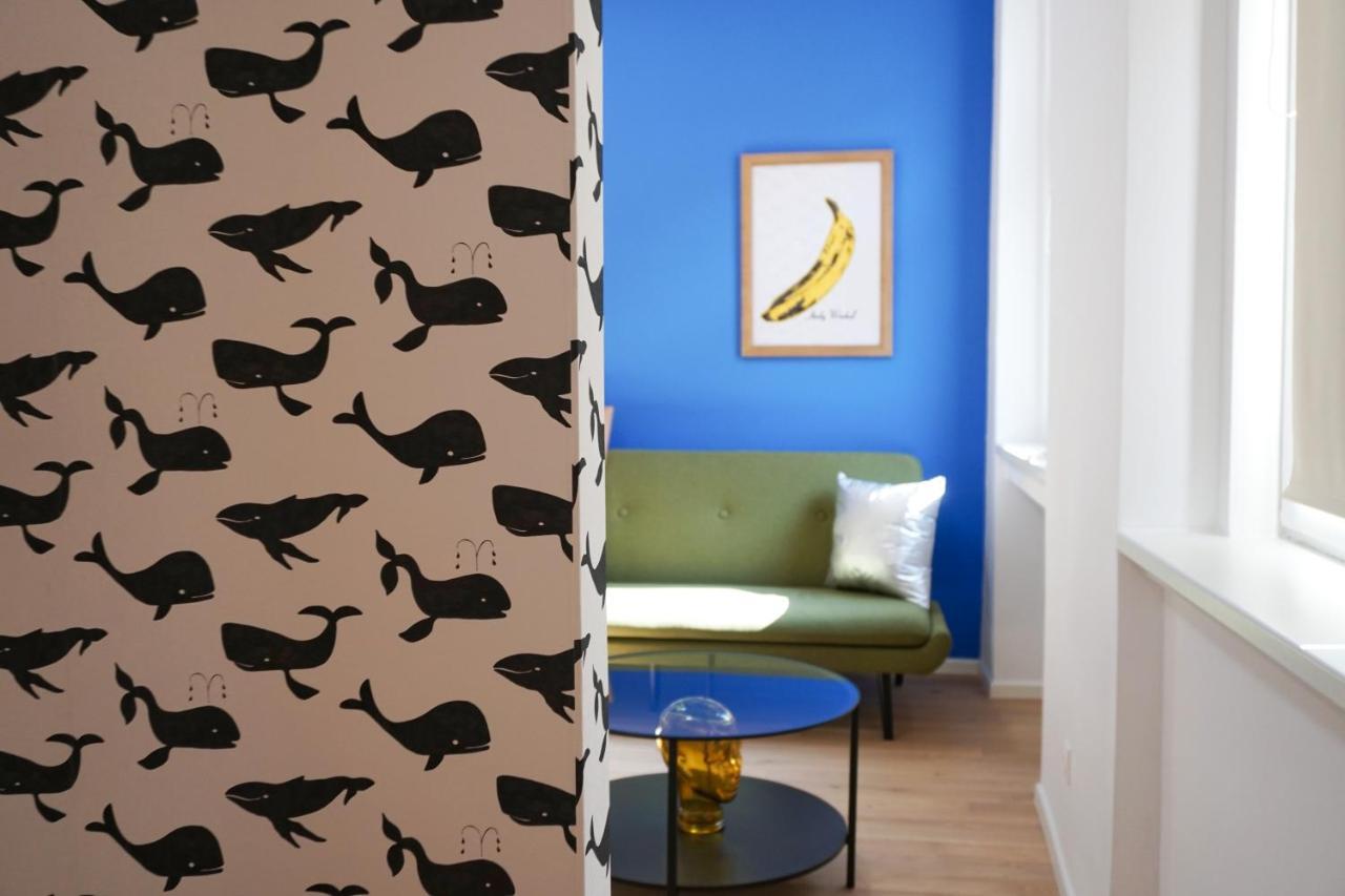 Vibrant Design Apartments - Full Kitchen - Wi-Fi - 18 Mins To City Centre Wina Bagian luar foto