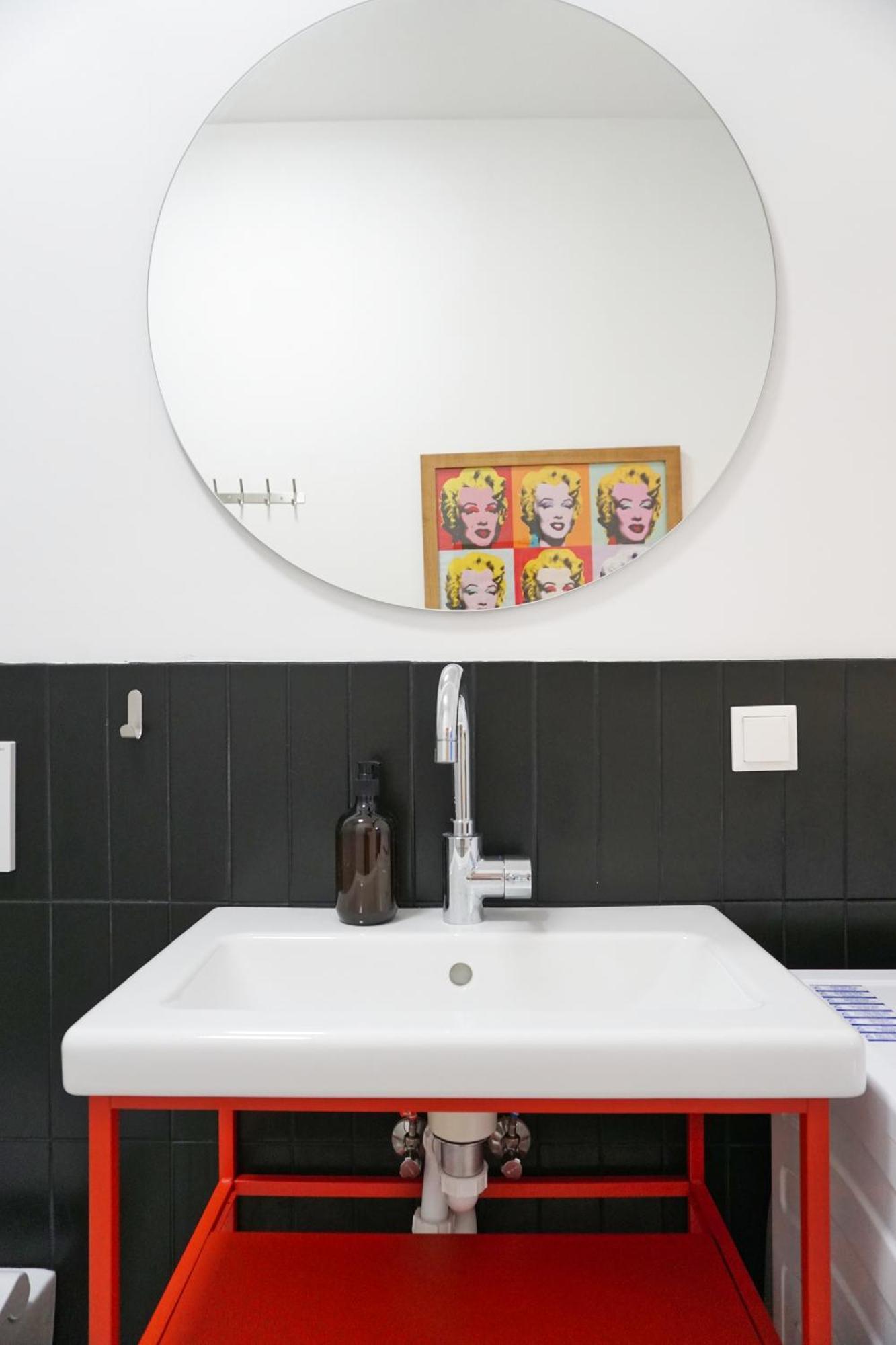 Vibrant Design Apartments - Full Kitchen - Wi-Fi - 18 Mins To City Centre Wina Bagian luar foto